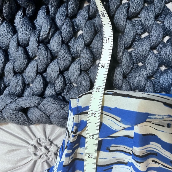 Alfani | Blue & White Zippered Front Sleeveless Blouse Size 2XL - Picture 5 of 10